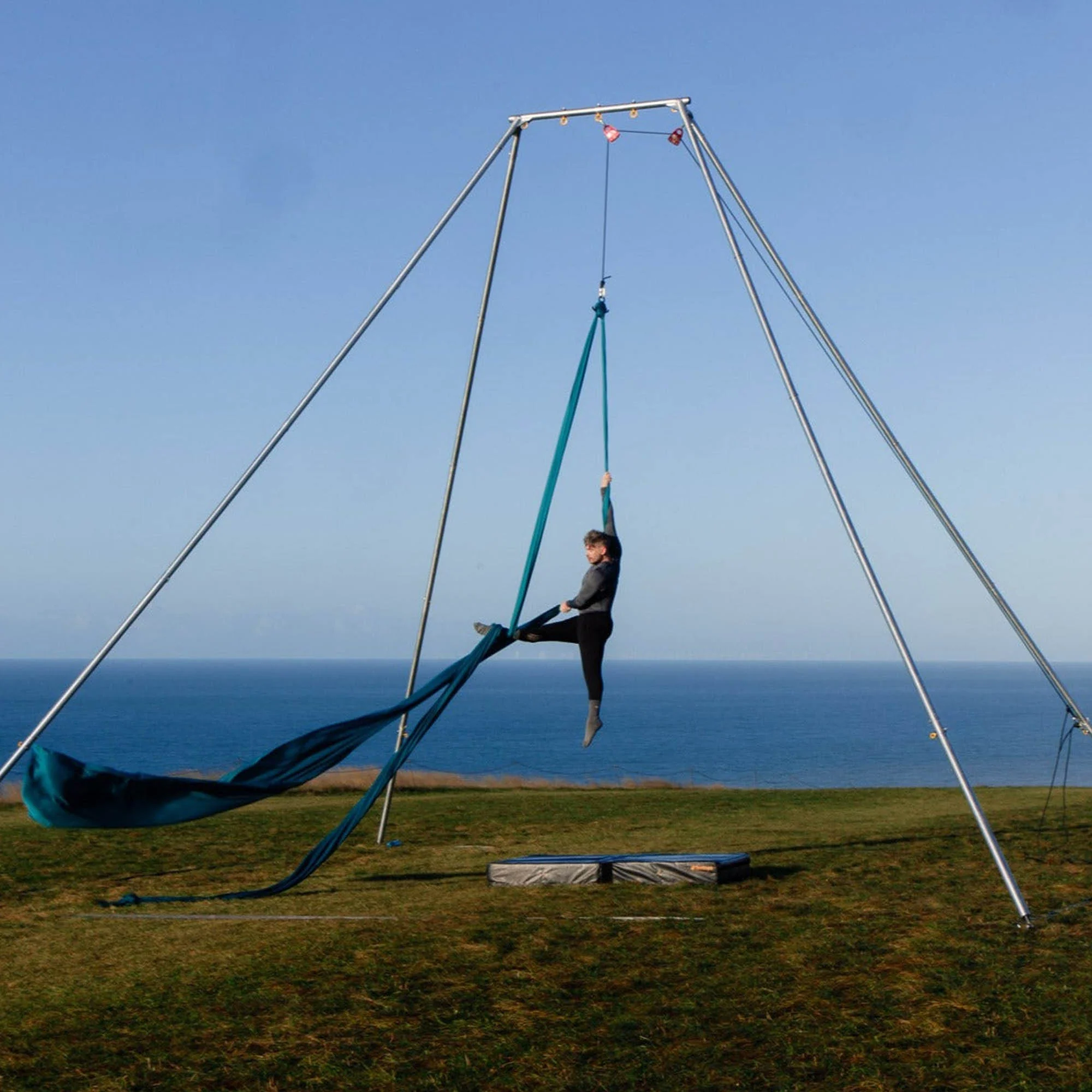 Firetoys Freestanding Extra Large Outdoor Aerial Rig - 6.5m - BigRig XL - Image 3