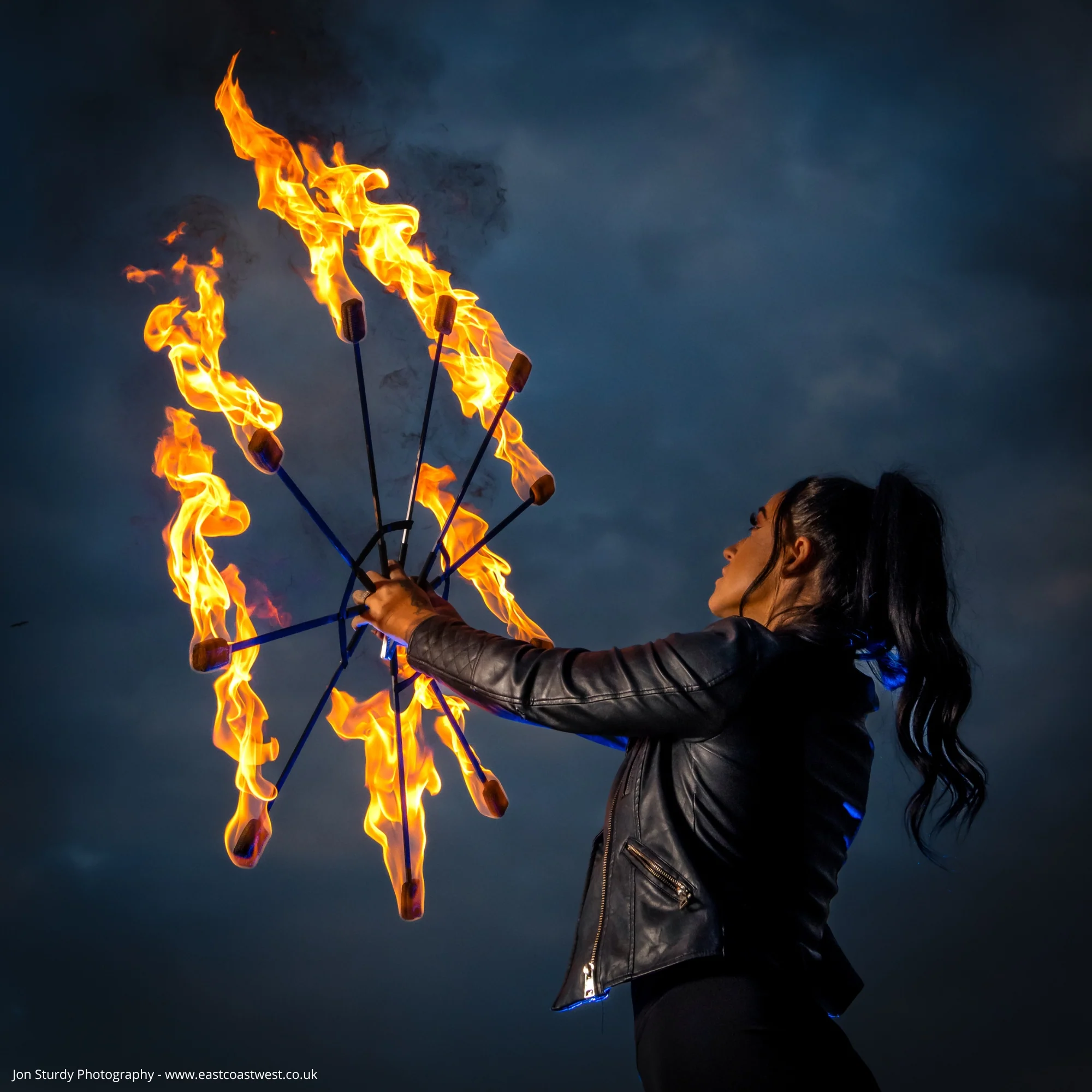 Gora Collapsible Fire fans - Image 5